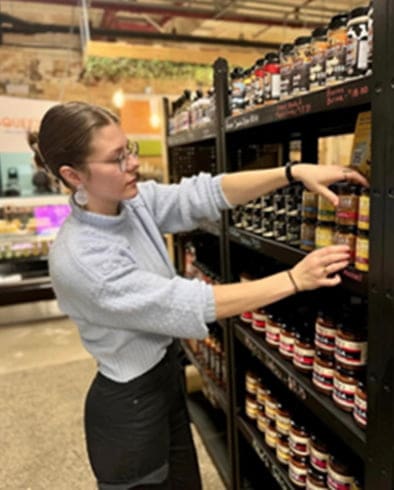 Local Market YQR